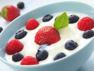 bowl_of_yogurt_with_fruit