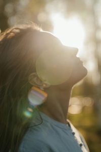 Rrezet e diellit, vitamina D dhe shendeti yne